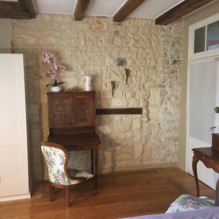 De Charme Et D'Eau Bed & Breakfast Saint-Savinien Exterior photo